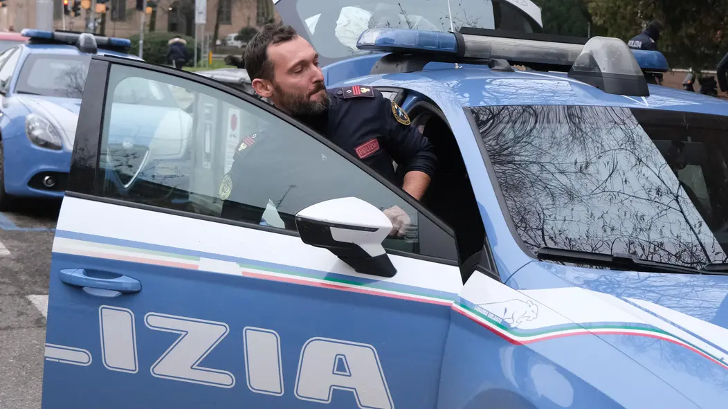 Polizia in una foto di repertorio Polizia in una foto di repertorio