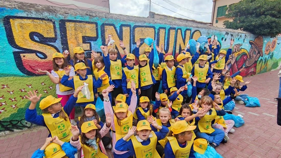 Torna ‘Puliamo il Mondo’ con le scuole del Golfo Torna ‘Puliamo il Mondo’ con le scuole del Golfo