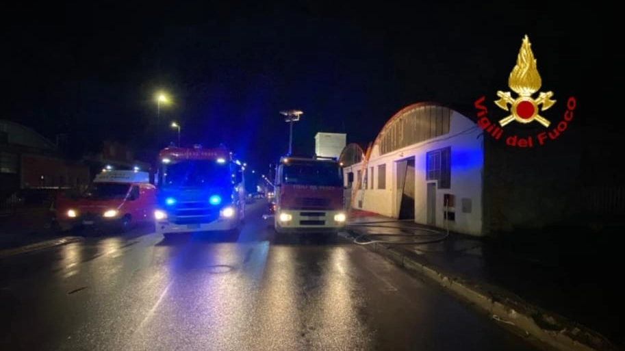 L'intervento dei vigili del fuoco L'intervento dei vigili del fuoco