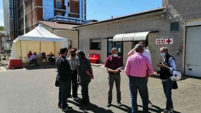 Tolto il gazebo "Adesso speriamo in un una sala di attesa degna di tale nome" Tolto il gazebo "Adesso speriamo in un una sala di attesa degna di tale nome"