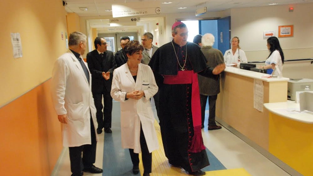 Il vescovo Agostinelli visita i malati