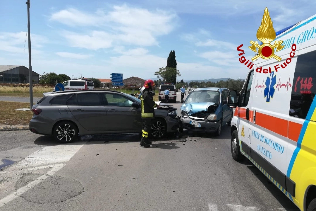 Incidente stradale Castiglionese incrocio con la strada del Pollino