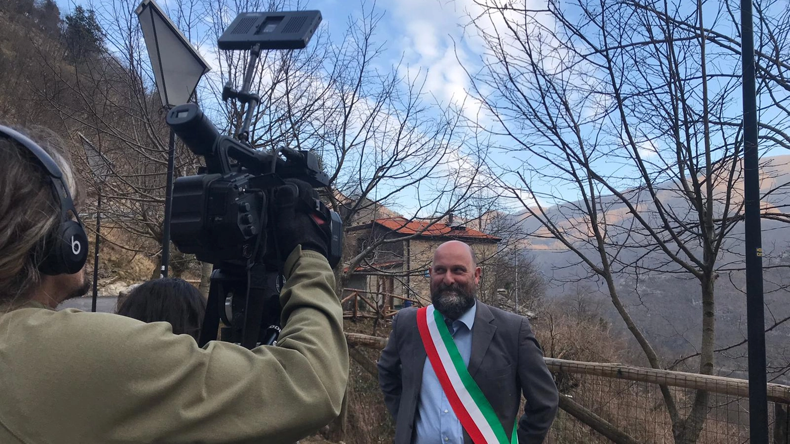Fabbriche di Vergemoli, la tv cinese CGTN intervista il sindaco Giannini