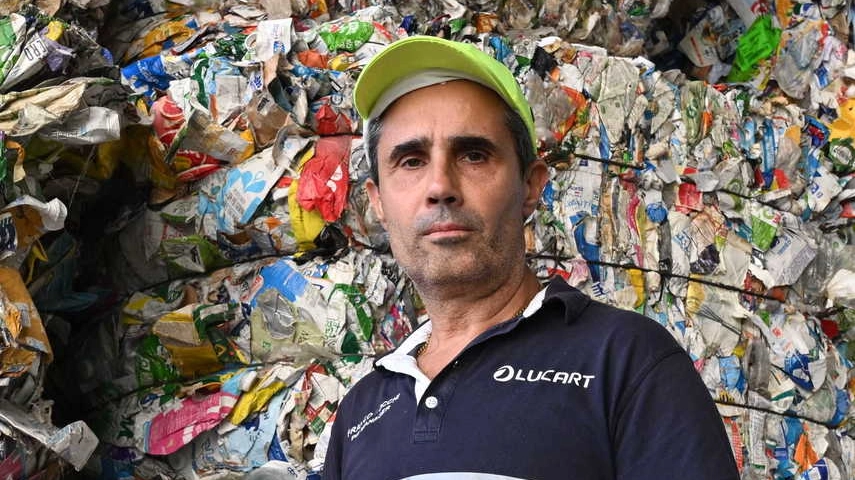 Viaggio nello stabilimento della multinazionale lucchese: ecco come viene riutilizzato il materiale