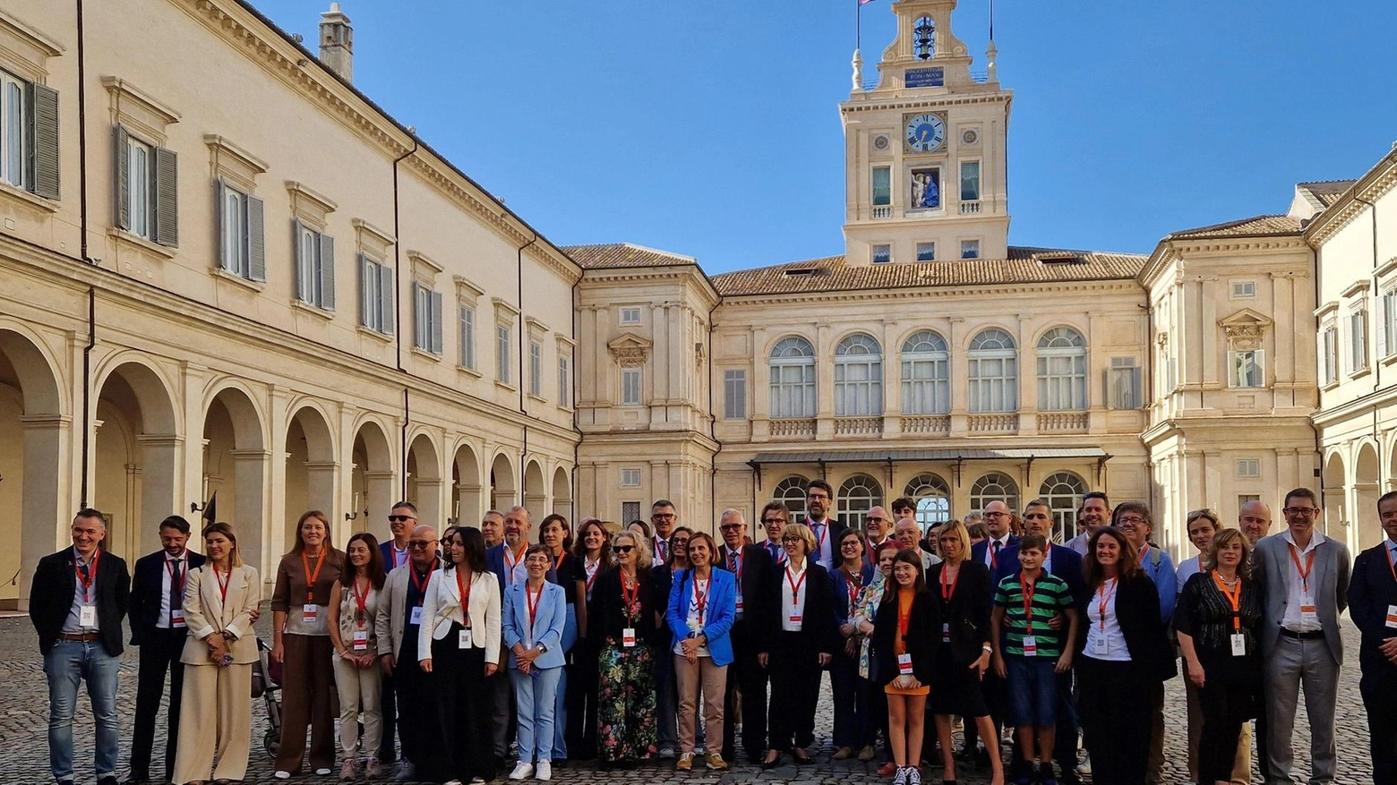 I sindaci senesi dai Bronzi. La visita speciale al Quirinale guidati dal professor Tabolli I sindaci senesi dai Bronzi. La visita speciale al Quirinale guidati dal professor Tabolli