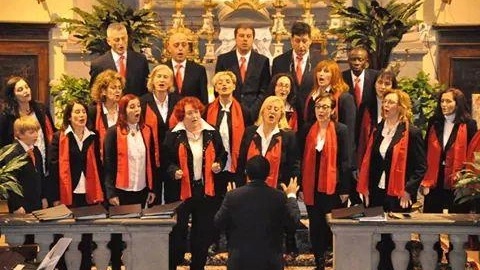 Un sabato di canti e auguri col coro gospel Internazionale di Pistoia
