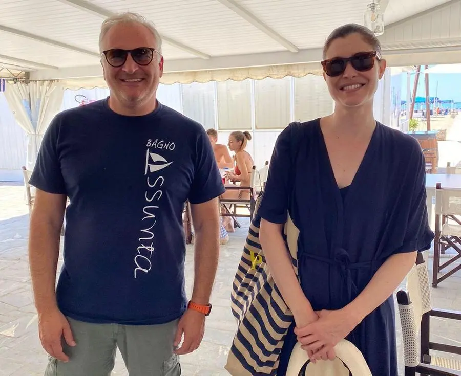 Vittoria Puccini in relax al mare al bagno Assunta
