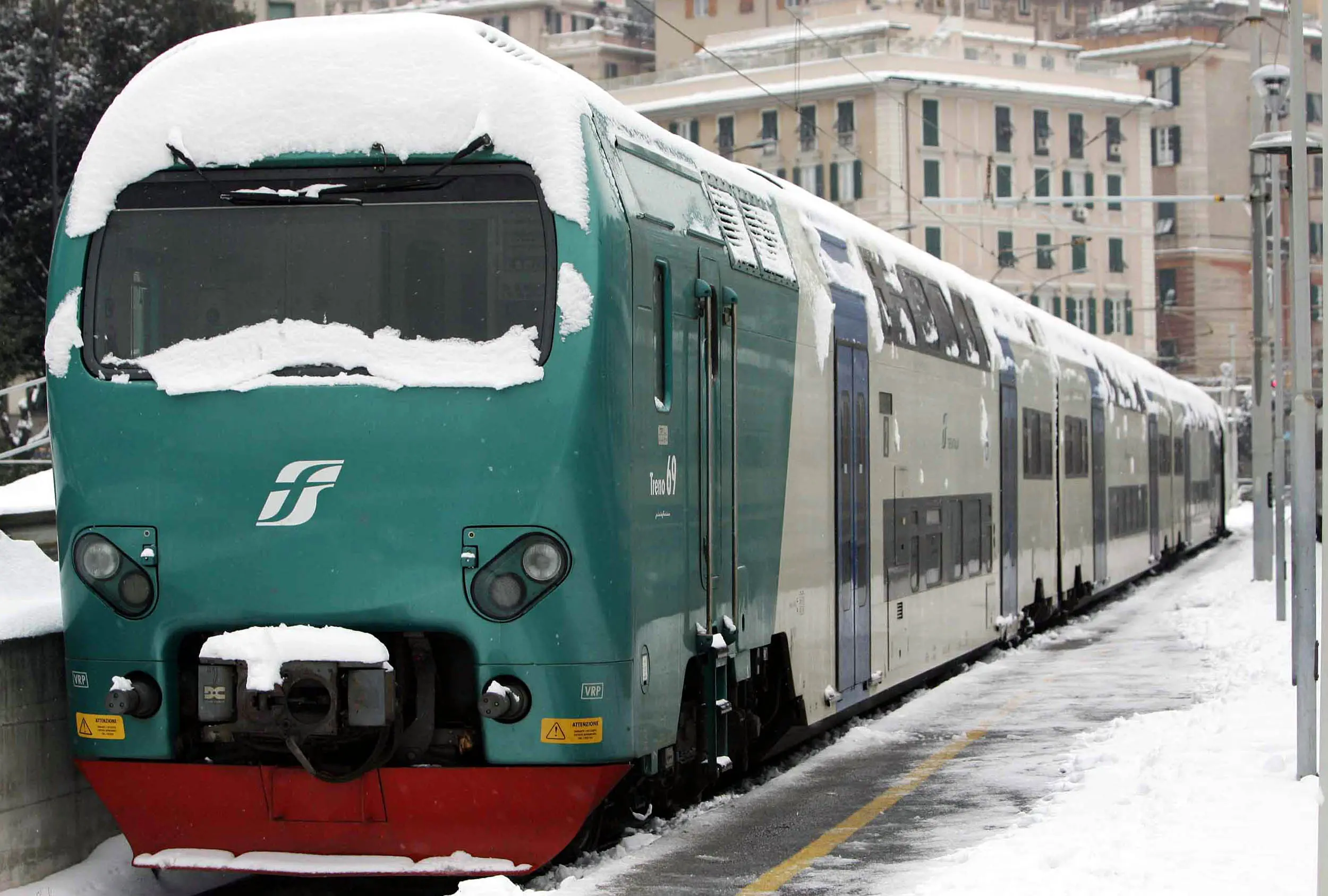 Neve in Toscana, situazione treni: soppresso il 50% delle corse regionali / LA GUIDA