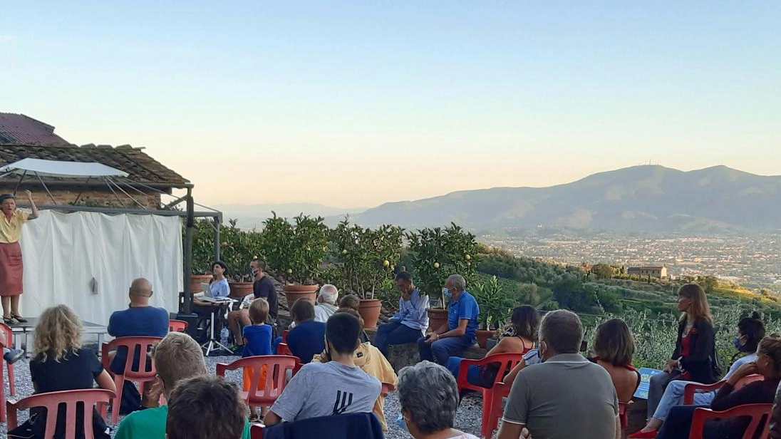 “Tempi moderni“, ecco il calendario Tra teatro e beneficienza Si parte domani sera a Matraia “Tempi moderni“, ecco il calendario Tra teatro e beneficienza Si parte domani sera a Matraia