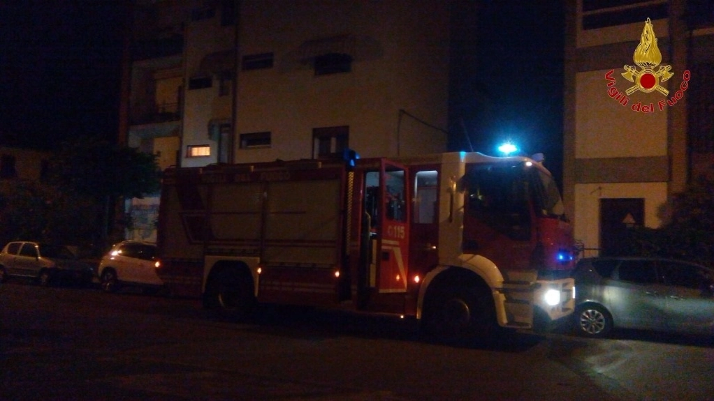 L'intervento dei vigili del fuoco a Pistoia, in via Franchini
