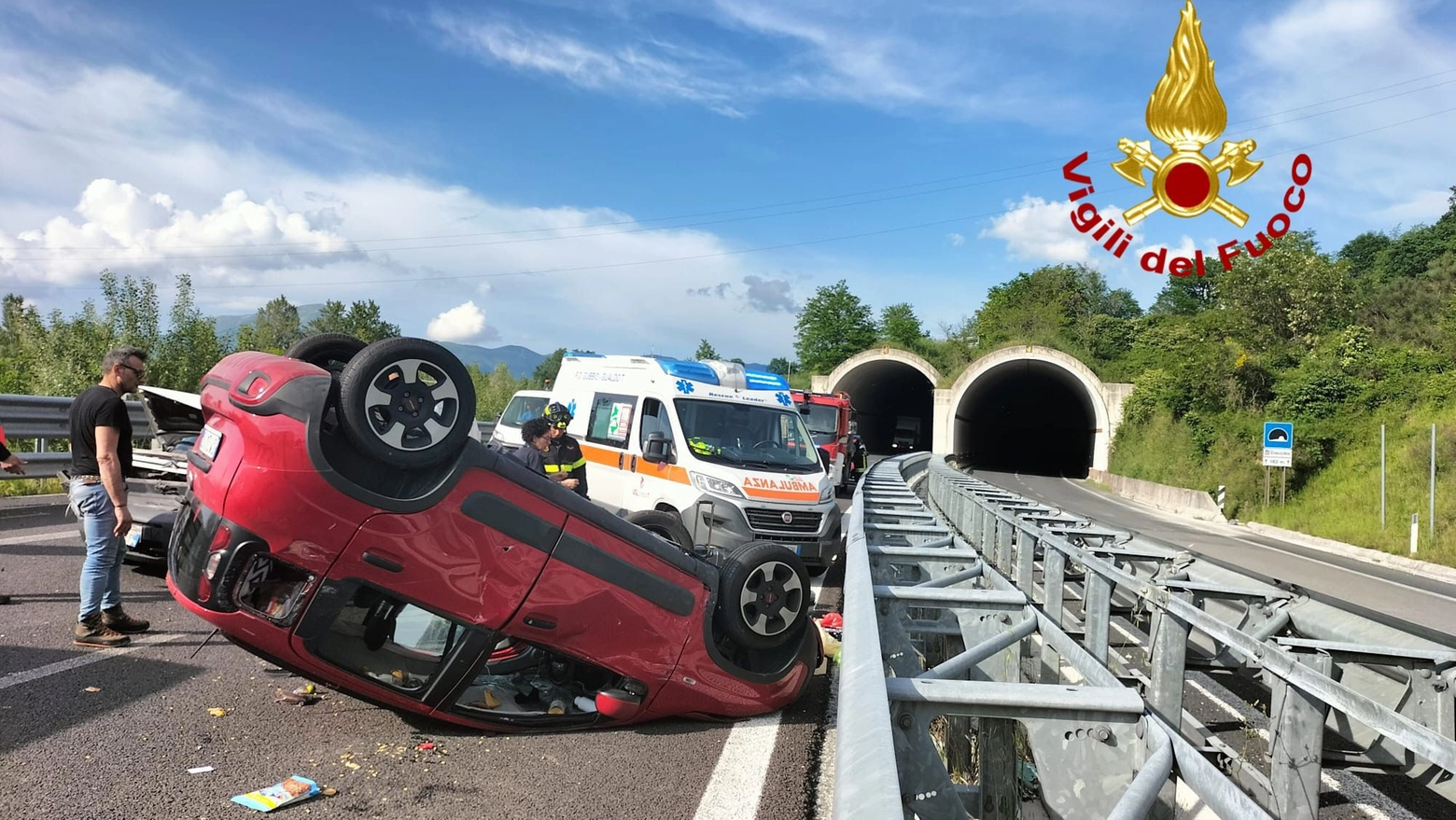 L'auto ribaltata L'auto ribaltata