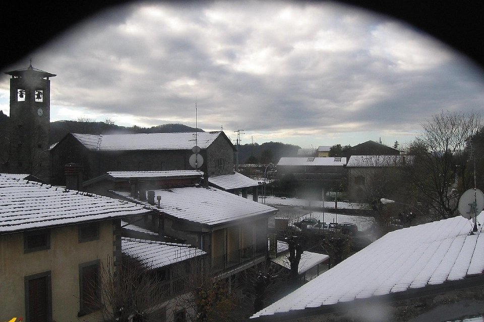 Neve a Montepiano (foto del 12 novembre, fonte valbisenziometeo.it)
