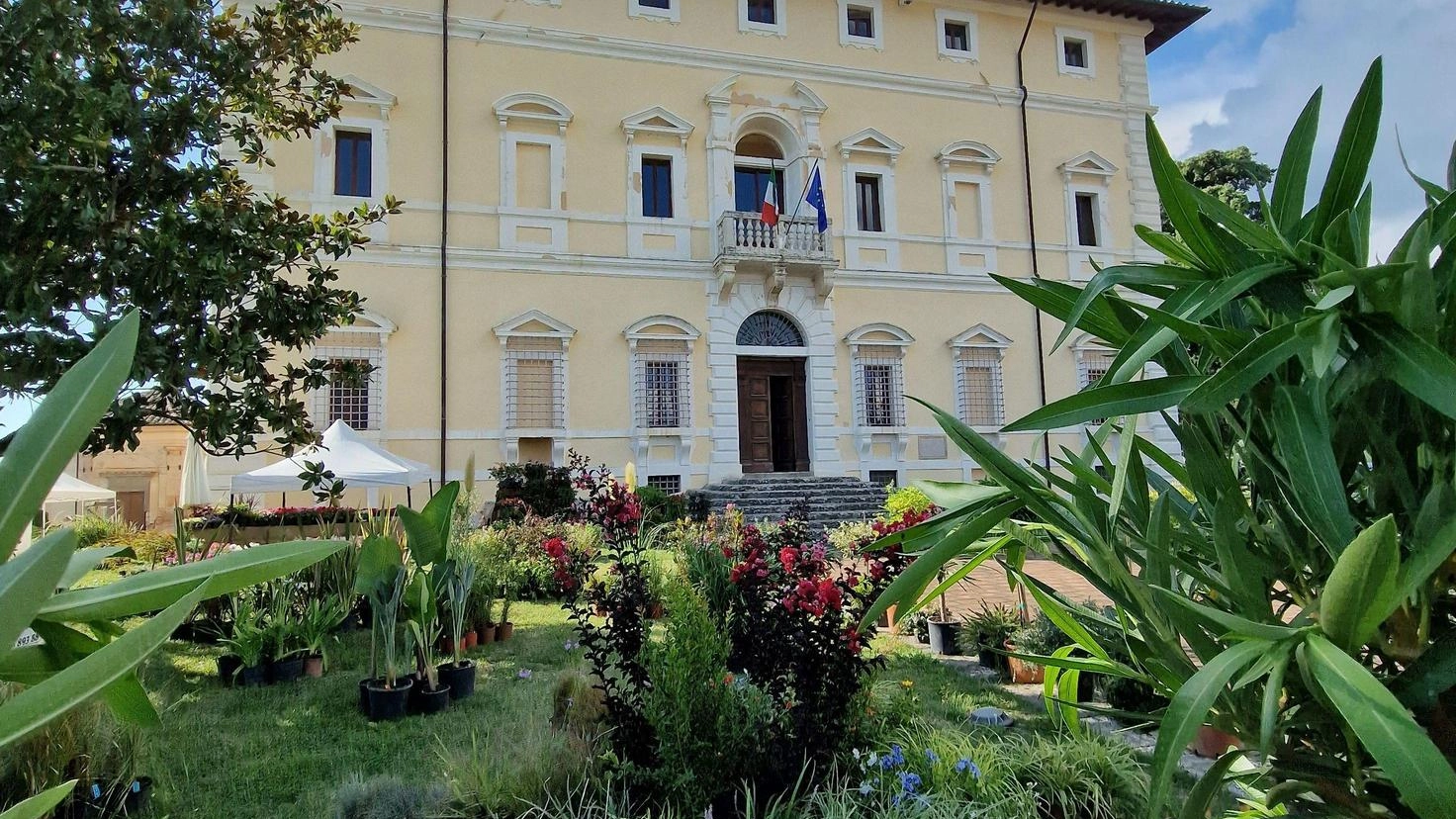 Lo Show inedito dei fiori . L’evento sboccia in Villa: "Edizione che sorprende" Lo Show inedito dei fiori . L’evento sboccia in Villa: "Edizione che sorprende"