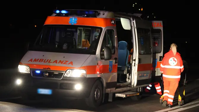 Ambulanza (foto di repertorio) Ambulanza (foto di repertorio)