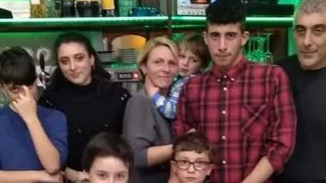 Vita da mamma: sei figli, il lavoro e la casa Anna: "La sveglia all’alba, i pasti a scaglioni" Vita da mamma: sei figli, il lavoro e la casa Anna: "La sveglia all’alba, i pasti a scaglioni"