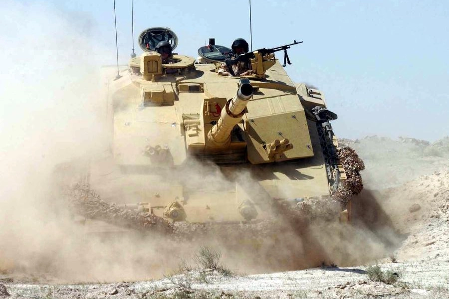 Il carro armato britannico Challenger II del 2nd Royal Tank Regiment