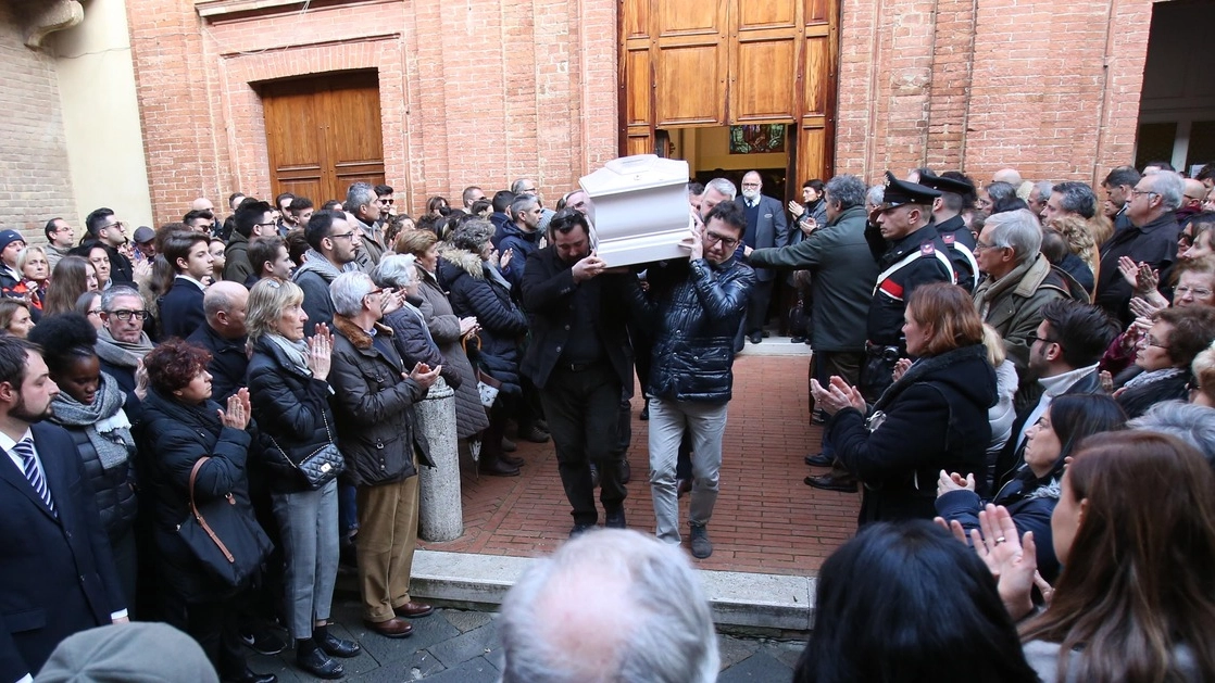 Il funerale di Caterina Milocco a Buonconvento (foto Di Pietro)