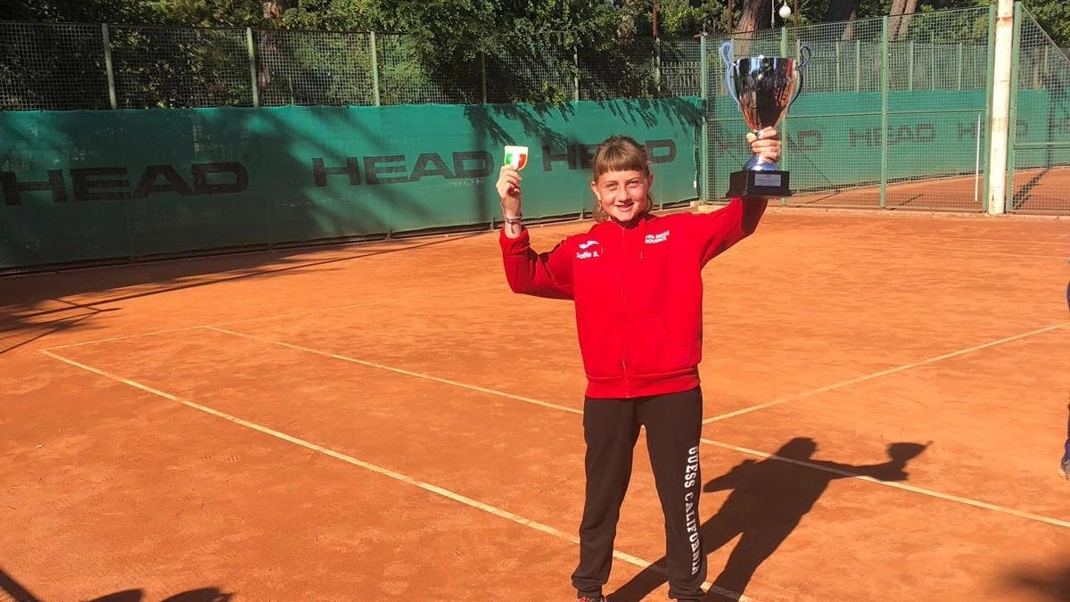 Sofia Scatola è campionessa italiana under 12 di tennis