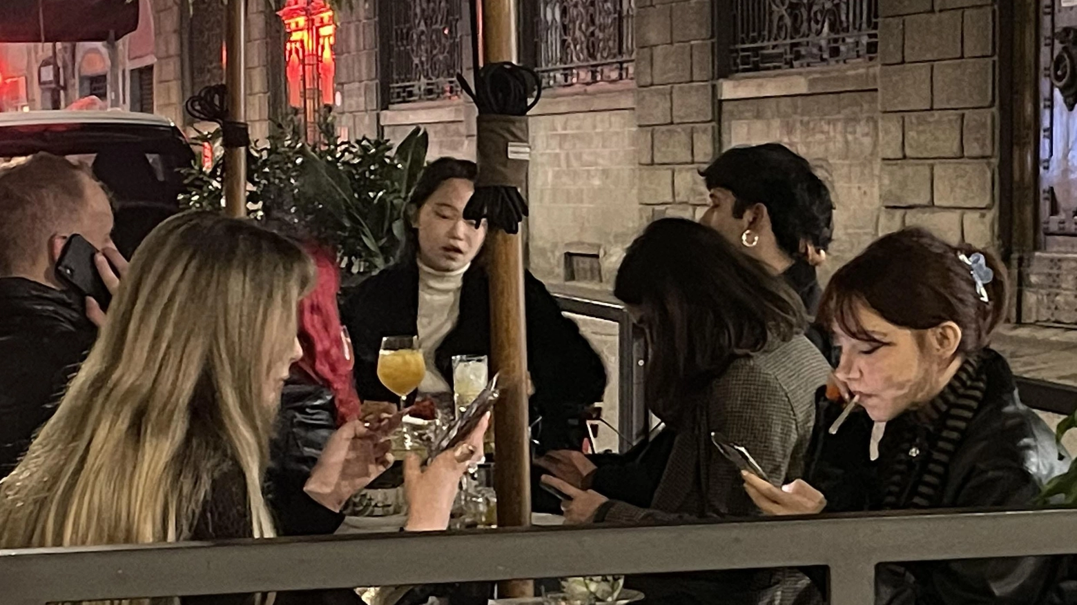 False librerie La giostra dei furbetti Spuntano i bar dietro i romanzi False librerie La giostra dei furbetti Spuntano i bar dietro i romanzi