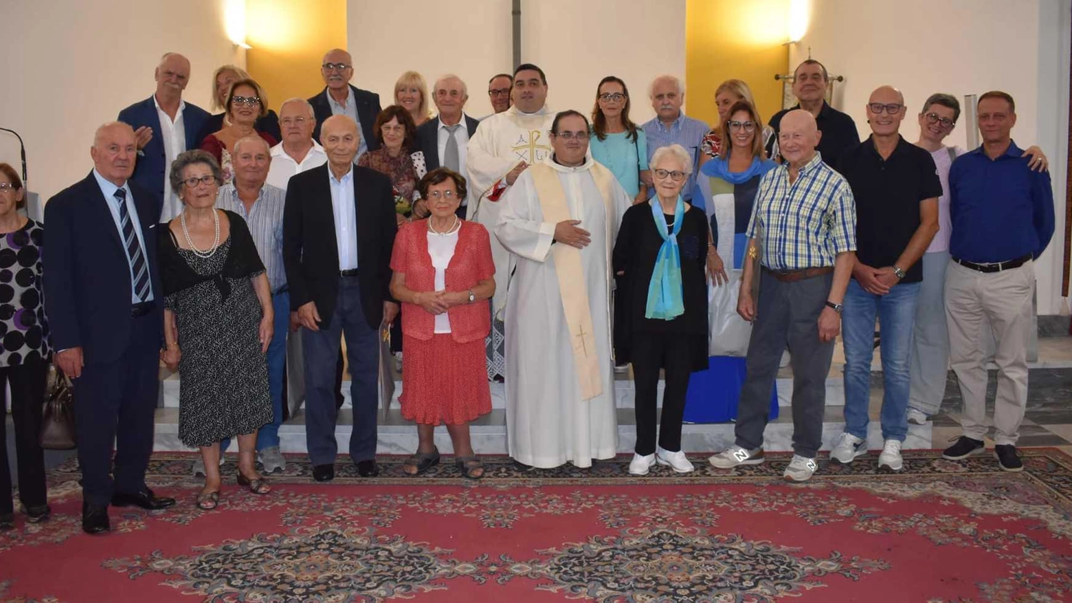 Cervara celebra le famiglie. La felicità di 14 coppie alla Madonna Pellegrina Cervara celebra le famiglie. La felicità di 14 coppie alla Madonna Pellegrina