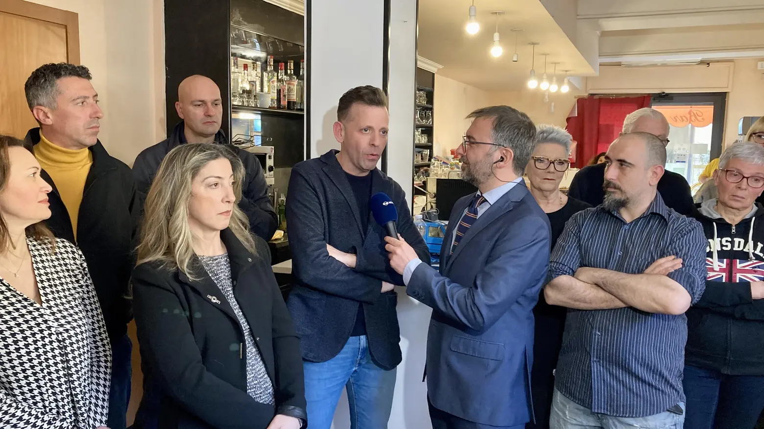 Il palazzo rosa finisce in tv "Siamo arrabbiati e stanchi di subire continui soprusi" Il palazzo rosa finisce in tv "Siamo arrabbiati e stanchi di subire continui soprusi"