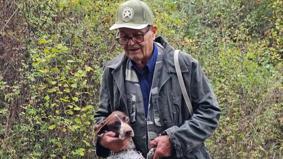Aldo, 89 anni: il decano dei cavatori: "Via i cellulari, andate nei boschi"