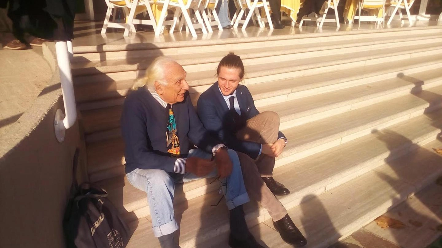 Raffaele Sollecito e Marco Pannella al convegno dei Radicali (Foto Ansa)