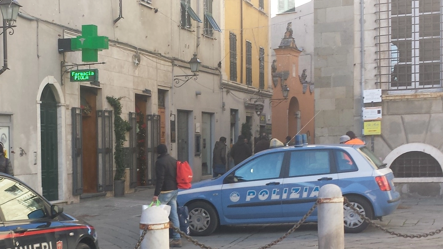  Controlli di polizia e carabinieri per la prostituzione e nelle vie del centro storico
