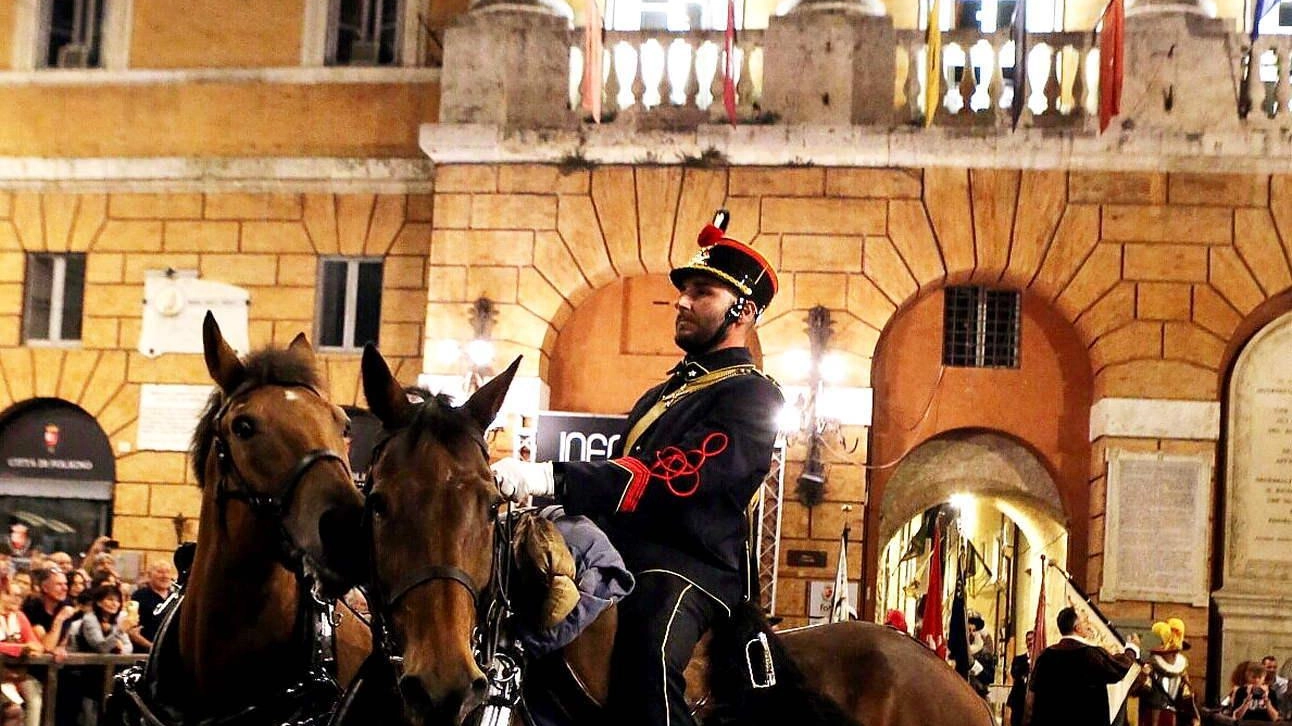 Esercito e Quintana: che emozione!. La banda musicale, poi la parata Esercito e Quintana: che emozione!. La banda musicale, poi la parata