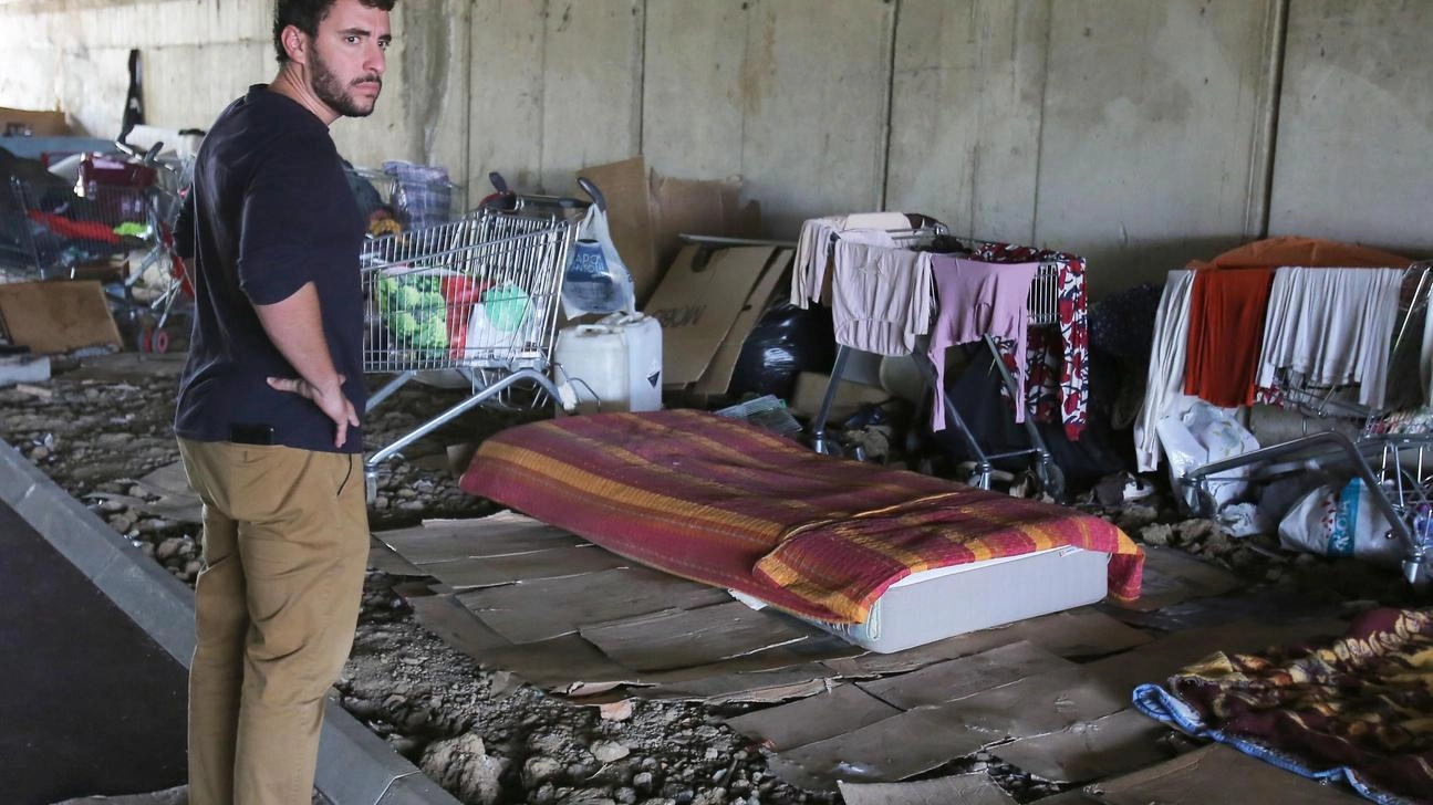 Accampamento abusivo a Firenze: "Prima erano al Becagli"
Accampamento abusivo a Firenze: "Prima erano al Becagli"