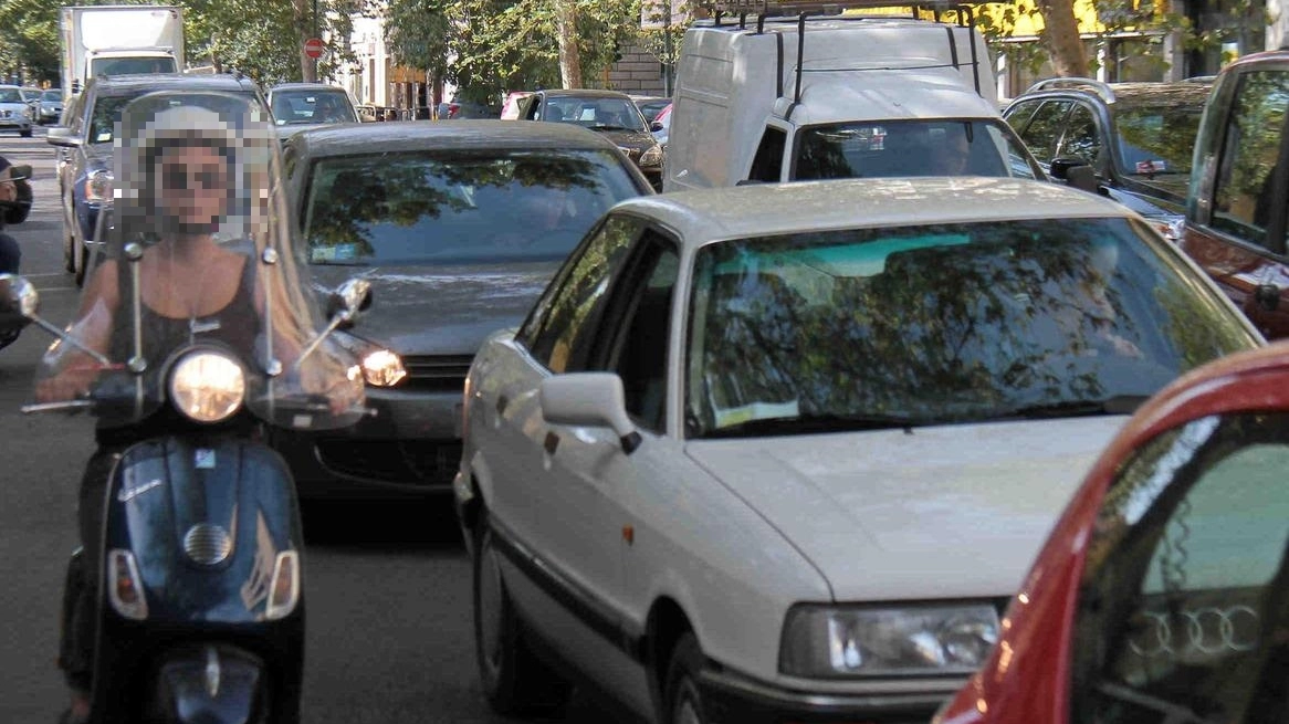 Il bifuel consentirebbe ai mezzi a gasolio più datati di non inquinare. Milano lo riconosce, Firenze ancora no