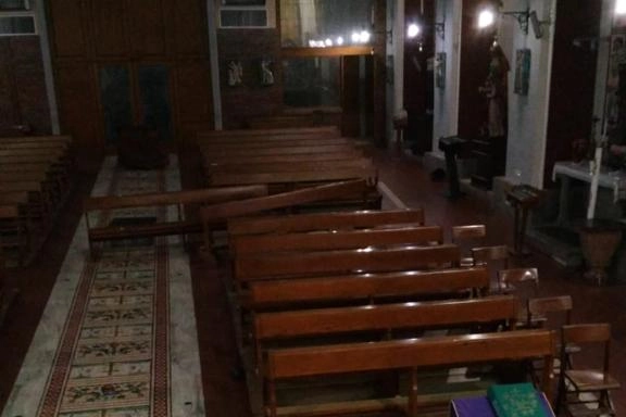 La chiesa messa a soqquadro