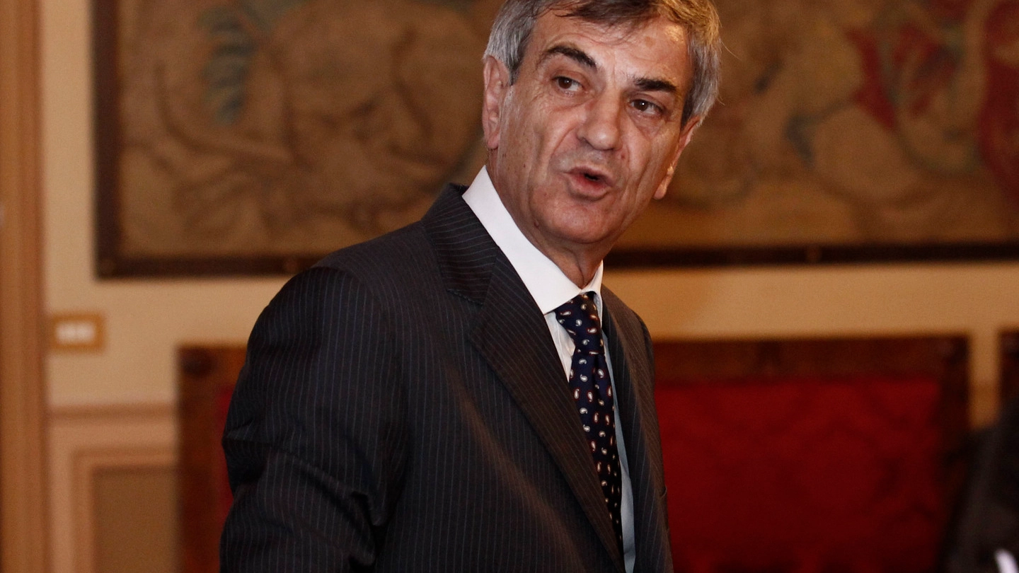Il prefetto Armando Gradone esamina le domande di deroga delle aziende