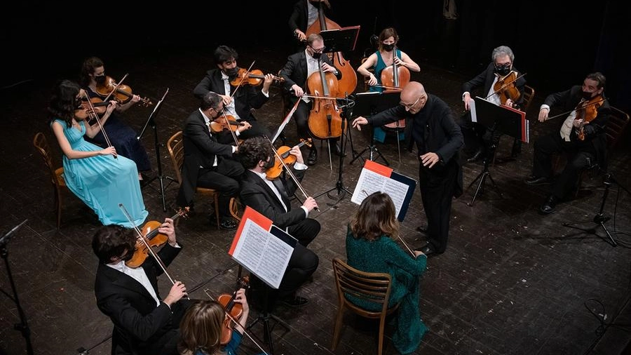 Accardo e l'Orchestra da Camera Italiana (foto da ufficio stampa Accademia Chigiana)