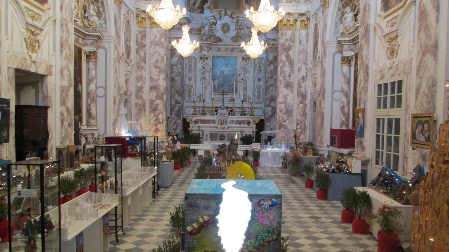 La chiesa della Madonna del Carmine durante la mostra di presepi PresepiAmo