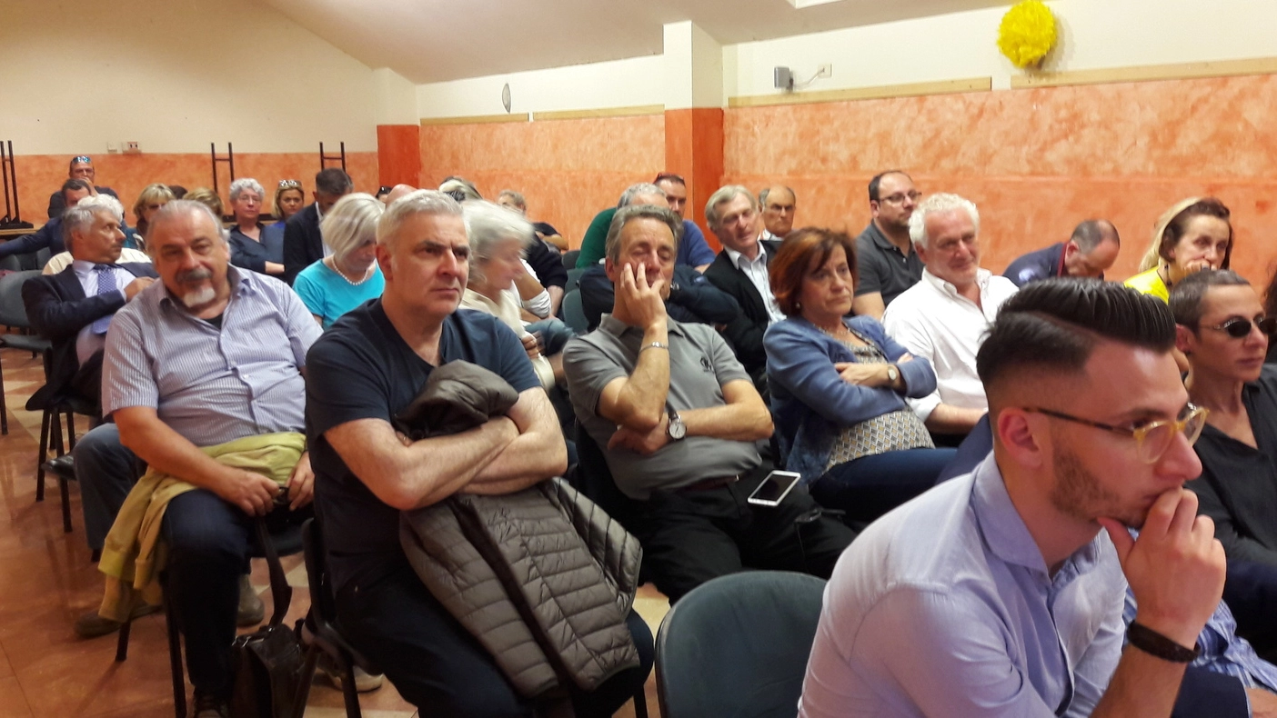 I partecipanti all'incontro-varo della lista civica dell'ex senatore Graziano Cioni 