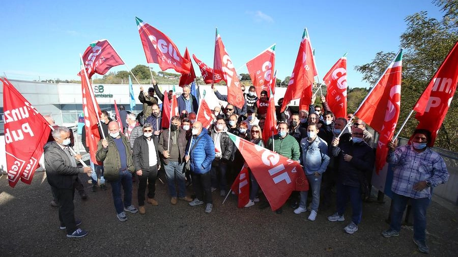 Lo sciopero degli addetti "Sei Toscana" a Siena (Foto Dipietro)
