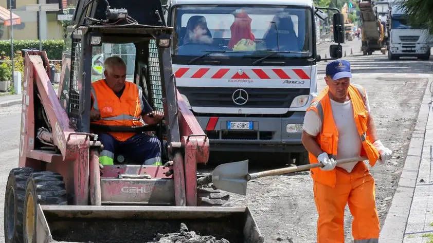 Tangenziale Nord Est, si parte Appalto da 16 milioni di euro Primo lotto entro due anni Tangenziale Nord Est, si parte Appalto da 16 milioni di euro Primo lotto entro due anni