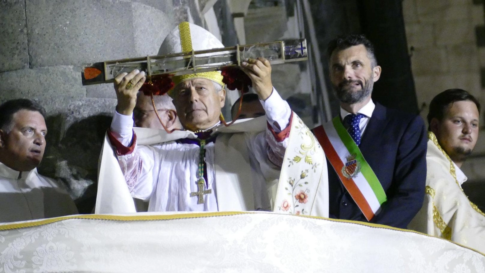 La festa che unisce Prato  La città si emoziona per Nuti  E il vescovo parla ai giovani