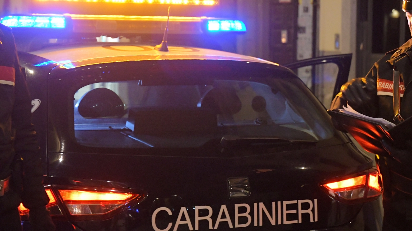 Indagini dei carabinieri (Ansa)