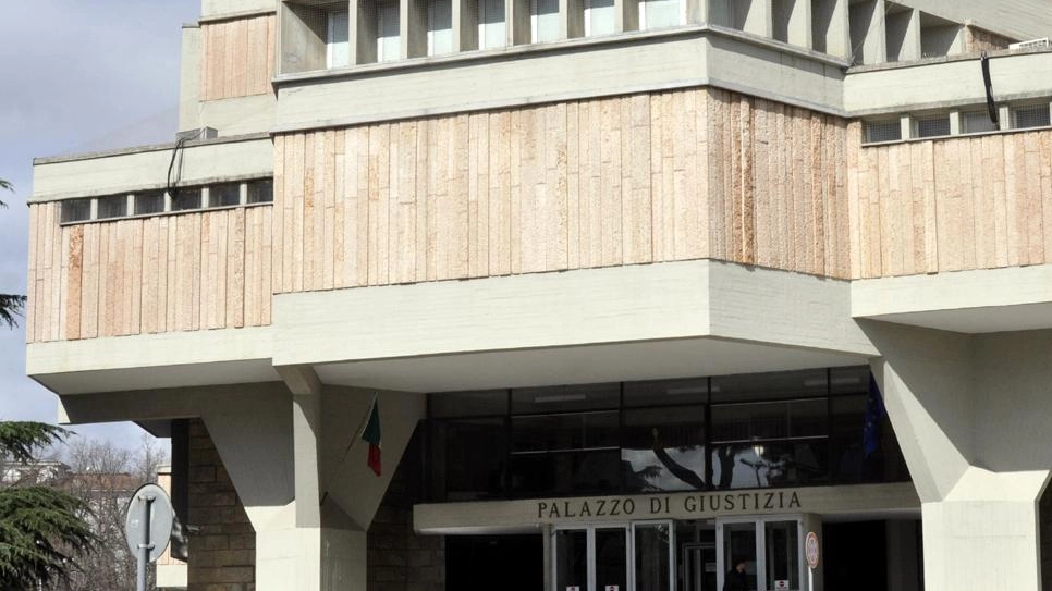 Anziana accusata di stalking: chiesta perizia psichiatrica Anziana accusata di stalking: chiesta perizia psichiatrica