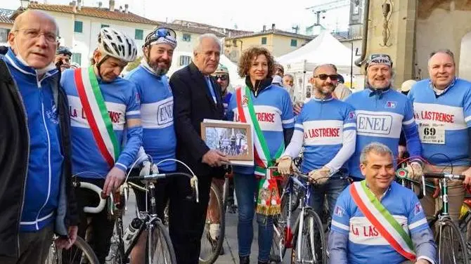 La "Ciclostorica" entra nel vivo Alla scoperta delle nostre colline La "Ciclostorica" entra nel vivo Alla scoperta delle nostre colline