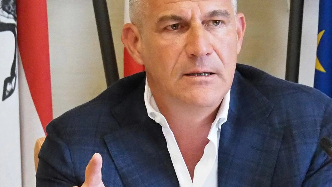 Intesa, sì al bilancio Estra Sui nomi patto con i soci Intesa, sì al bilancio Estra Sui nomi patto con i soci