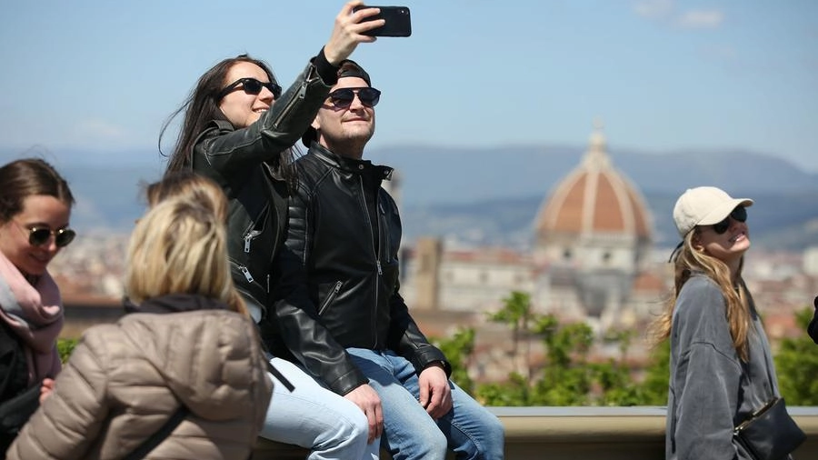 Turisti a Firenze (New Press Photo)