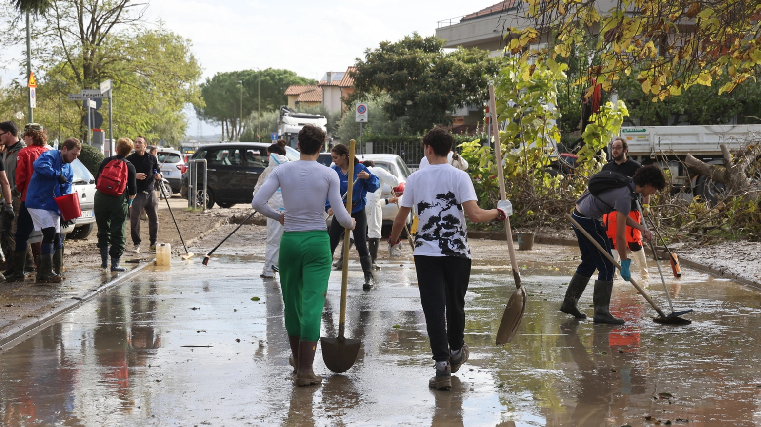 Parte la gara di solidarietà per Campi Bisenzio e le altre zone alluvionate Parte la gara di solidarietà per Campi Bisenzio e le altre zone alluvionate