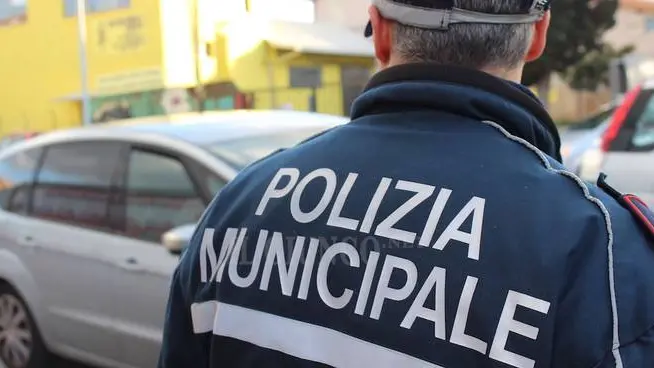 Polizia municipale (foto d'archivio) Polizia municipale (foto d'archivio)