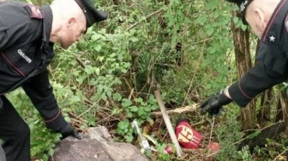 Altro blitz alle Cerbaie, smantellati bivacchi e denunce per droga Altro blitz alle Cerbaie, smantellati bivacchi e denunce per droga