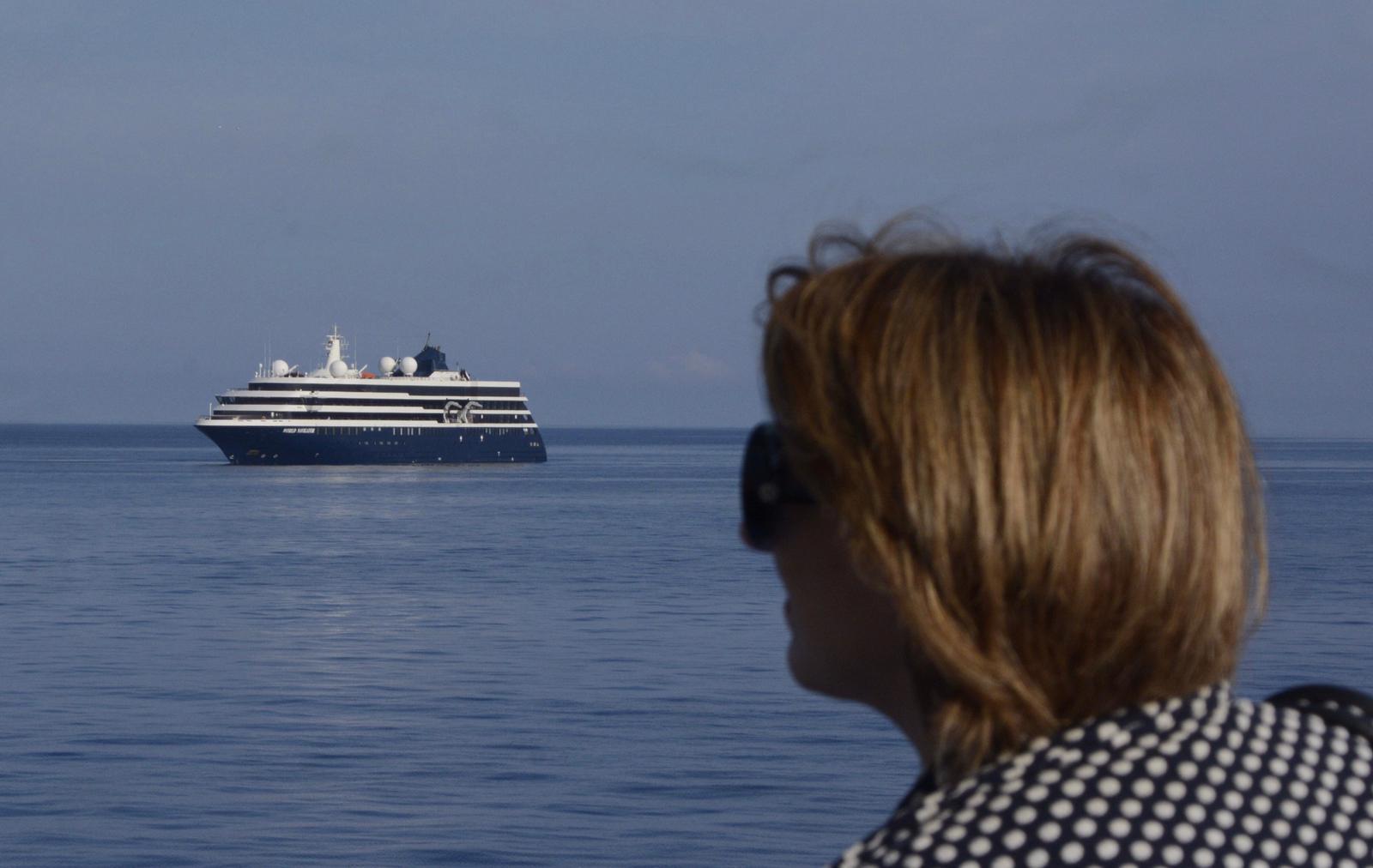 Isola del Giglio, depois de 12 anos os navios estão de volta.  Aí vem o World Navigator