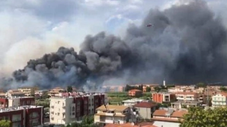 L'incendio di Pescara (tweet di Marco M.M.)