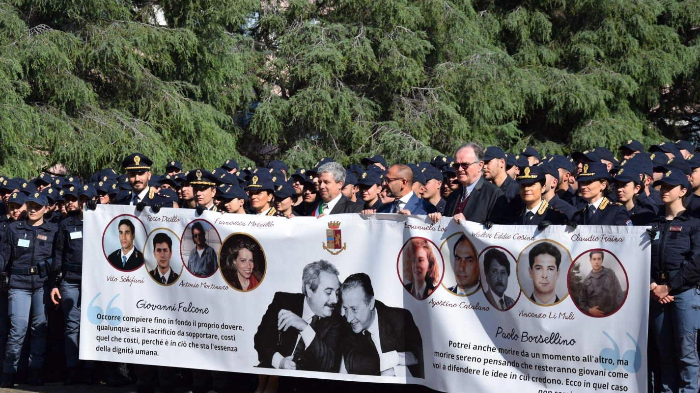 "Non abbiamo ancora vinto, ma lo Stato è forte e compatto" "Non abbiamo ancora vinto, ma lo Stato è forte e compatto"